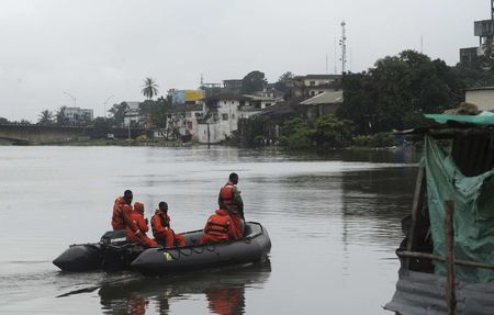 © Reuters. L’OMS DÉVOILE UN PLAN D’ACTION FACE À LA PROGRESSION DE L’ÉPIDÉMIE DE FIÈVRE EBOLA