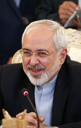 © Reuters. وزير الخارجية الإيراني يأمل في نتيجة إيجابية للمحادثات النووية