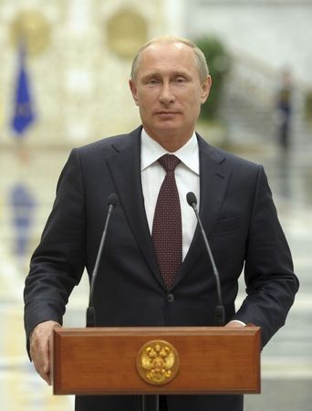 © Reuters. بوتين يقول إن الروس والأوكرانيين "شعب واحد فعليا"