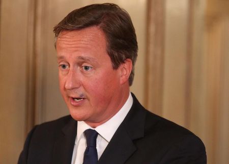 © Reuters. Cameron planea nuevas leyes contra amenazas terroristas