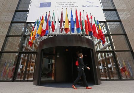 © Reuters. DEUX SOMMETS EUROPÉENS EXTRAORDINAIRES CONSACRÉS À LA CROISSANCE AURONT LIEU À L’AUTOMNE