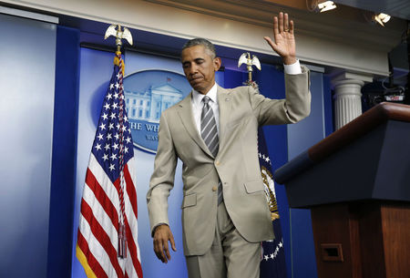 © Reuters. U.S. President Obama departs the White House Press Briefing Room after addressing reporters in Washington