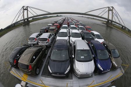 © Reuters. Newly manufactured Ford Fiesta cars are seen on the deck of the car transport ship 
