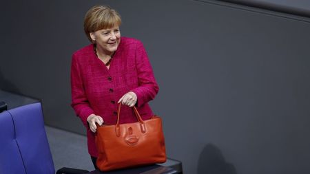 © Reuters. ميركل: تنظيم الدولة الإسلامية تهديد لألمانيا وأوروبا