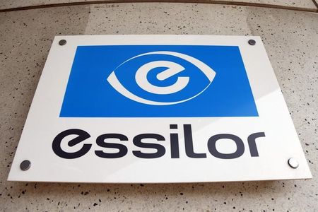 © Reuters. The logo of Essilor, the world's largest maker of ophthalmic lenses, is seen on the front of the company marketing headquarters in Vincennes near Paris