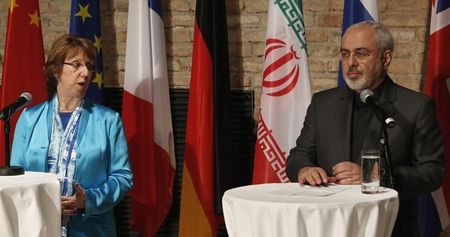 © Reuters. ظريف يقول إنه متفائل باتفاق إيران النووي