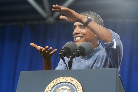 © Reuters. Obama delivers remarks at Laborfest 2014 at Maier Festival Park in Milwaukee, Wisconsin