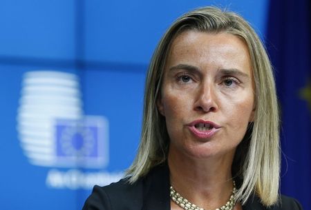 © Reuters. وزيرة خارجية ايطاليا: قرار العقوبات الأوروبية على روسيا الجمعة
