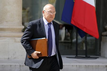 © Reuters. MICHEL SAPIN REVOIT À LA BAISSE L'OBJECTIF 2015 DE RÉDUCTION DE LA DÉPENSE PUBLIQUE