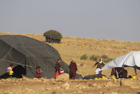 © Reuters. الرئيس الأوكراني يأمل في بدء عملية السلام يوم الجمعة