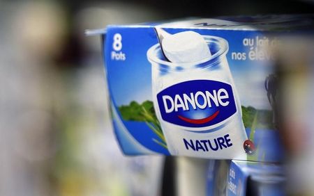© Reuters. Yoghurt produced by French Dairy Group Danone are displayed on a shelf in an supermarket in Lanton