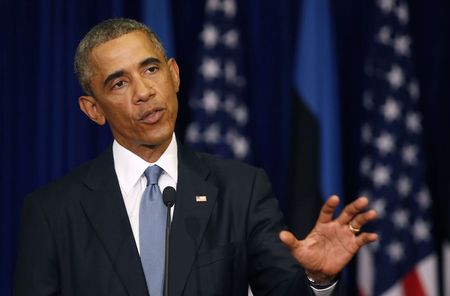 © Reuters. U.S. President Barack Obama talks during a press conference at the Bank of Estonia in Tallinn, Estonia