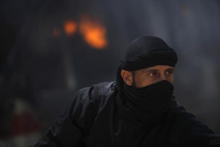 © Reuters. جبهة النصرة في سوريا تدعو سنة لبنان لمناصرتها قبل أن "يدفعوا الثمن"