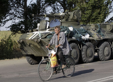 © Reuters. الرئيس الأوكراني يؤكد توقيع اتفاق وقف إطلاق النار