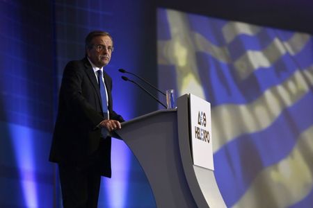 © Reuters. Greece's PM Samaras delivers a speech at the opening of the annual Thessaloniki International Trade Fair in northern Greece