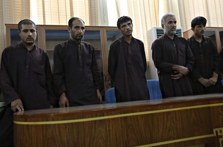 © Reuters. محكمة أفغانية تقضي بإعدام سبعة رجال بتهمة الاغتصاب الجماعي