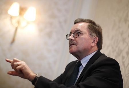 © Reuters. Former chief economist of European Central Bank Stark gestures as he speaks during an interview with Reuters in Frankfurt