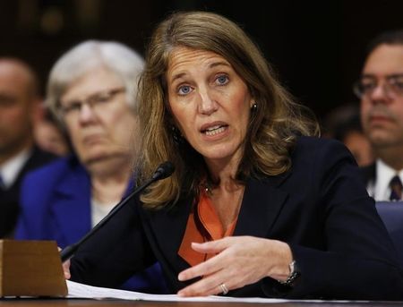 © Reuters. Health and Human Services Sec. Burwell testifies before a Senate Appropriations hearing on "Review of the President's Emergency Supplemental Request for Unaccompanied Children and Related Matters", in Washington