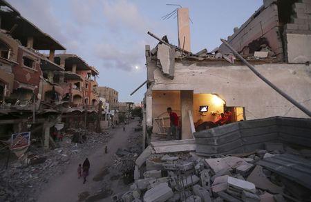 © Reuters. مصر تستضيف مؤتمرا لإعادة إعمار غزة في 12 أكتوبر تشرين الأول