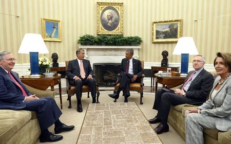 © Reuters. Obama meets with Congressional leaders in the Oval Office of the White House in Washington