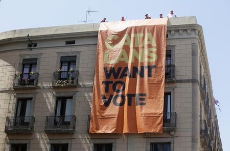 © Reuters. La rentabilidad del bono español rebota por temor al contagio escocés