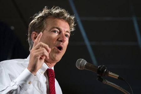 © Reuters. Senator Rand Paul speaks during the inaugural Freedom Summit meeting in Manchester, New Hampshire