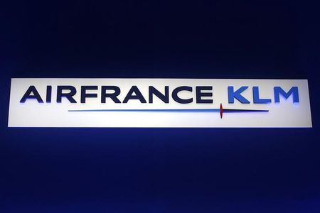 © Reuters. The logo of Air France-KLM is seen during the company's 2014 First-Half results presentation in Paris