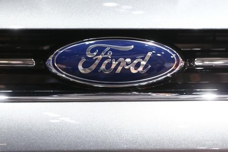 © Reuters. FORD COMPTE LANCER QUATRE NOUVEAUX MODÈLES EN INDE D'ICI 2016