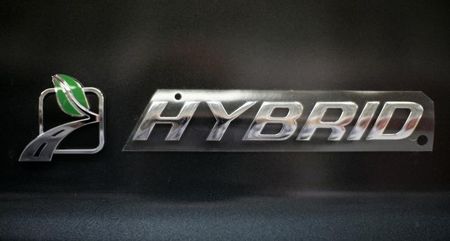 © Reuters. The logo of a hybrid vehicle is shown at the Ford Motor Company assembly plant in Claycomo