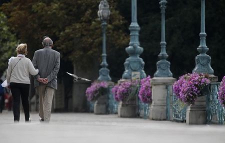 © Reuters. LES PETITES RETRAITES NE SERONT PAS REVALORISÉES AU 1ER OCTOBRE