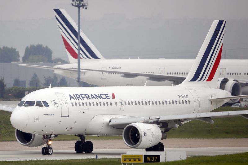 &copy; Reuters An Air France Airbus A319 passenger jet makes its way on the tarmac before taking off at Orly airport