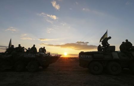 © Reuters. وزير الدفاع الأوكراني: دول حلف الأطلسي بدأت تسليم الأسلحة لأوكرانيا