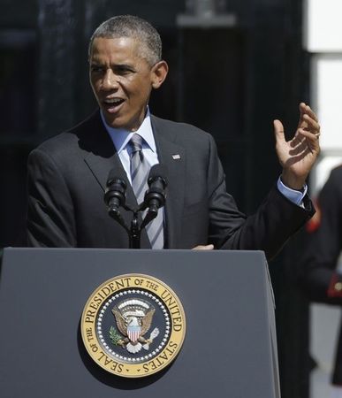 © Reuters. صحيفة: أوباما يعلن يوم الثلاثاء تفاصيل خطة لمواجهة فيروس الإيبولا