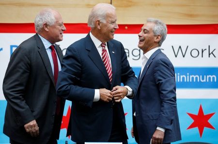 © Reuters. U.S. Vice President Joe Biden shares a laugh with Chicago Mayor Rahm Emanuel and Illinois Governor Pat Quinn after a round table discussion with small business owners in Chicago