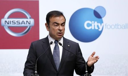 © Reuters. Nissan Motor Co's President and CEO Ghosn speaks during a joint news conference in Yokohama