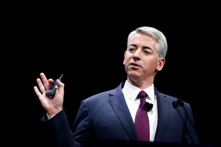 © Reuters. File of William Ackman, founder and CEO of hedge fund Pershing Square Capital Management, speaks to audience about Herbalife company  in New York