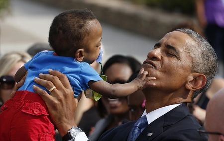 © Reuters. أوباما يعلن يوم الثلاثاء خططا لتكثيف الجهود للتصدي لأزمة الايبولا