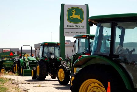 © Reuters. File photo of John Deere commercial vehicles at a dealer in Longmont
