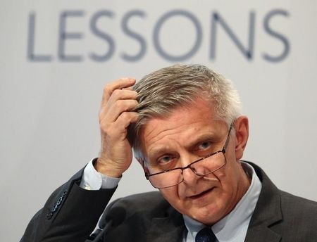 © Reuters. Belka, President of the National Bank of Poland, delivers a speech during a conference on European economic integration in Vienna