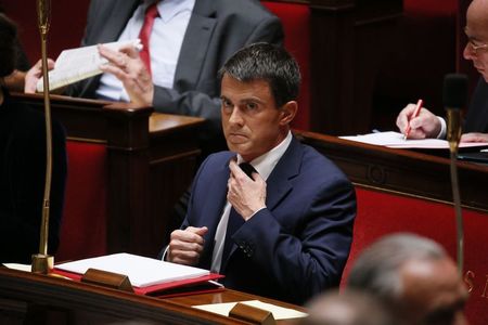 © Reuters. French Prime Minister Manuel Valls is seen before his general policy speech at the National Assembly in Paris