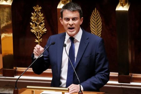 © Reuters. Valls pide más flexibilidad presupuestaria y un euro más débil