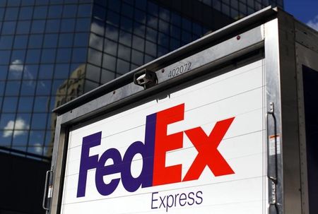 © Reuters. Federal Express delivery truck is seen in San Diego, California