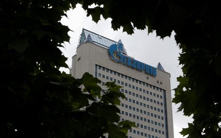 © Reuters. A general view shows the headquarters of Gazprom on the day of the annual general meeting of the company's shareholders in Moscow