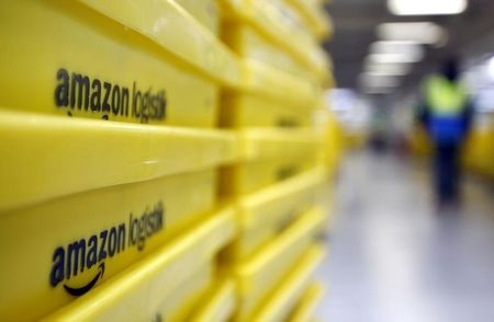 © Reuters. Boxes are pictured at Amazon's logistics centre in Graben