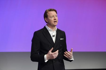 © Reuters. Ericsson Chief Executive Officer Hans Vestberg speaks at a news conference in Stockholm