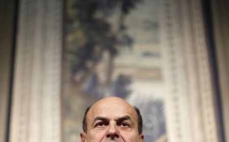 © Reuters. L'ex segretario del Pd Pier Luigi Bersani 