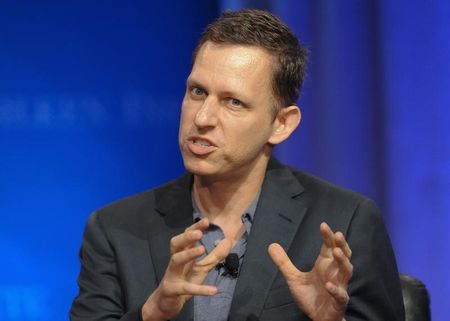 © Reuters. Thiel, partner of Founders Fund, takes part in a panel discussion at the Milken Institute Global Conference in Beverly Hills, California