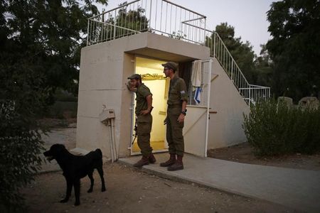 © Reuters. الجيش الإسرائيلي ينفي إطلاق صواريخ من غزة