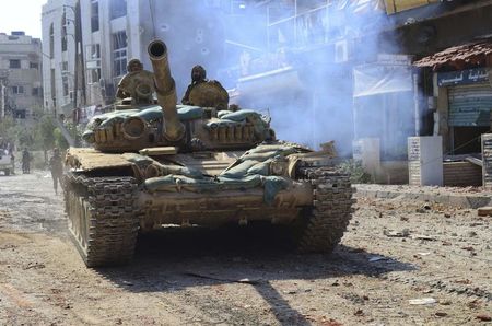 © Reuters. جيش الأسد مرهق .. لكنه مازال قويا في الحرب السورية