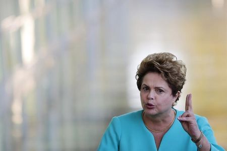 © Reuters. Dilma Rousseff durante entrevista em Brasília